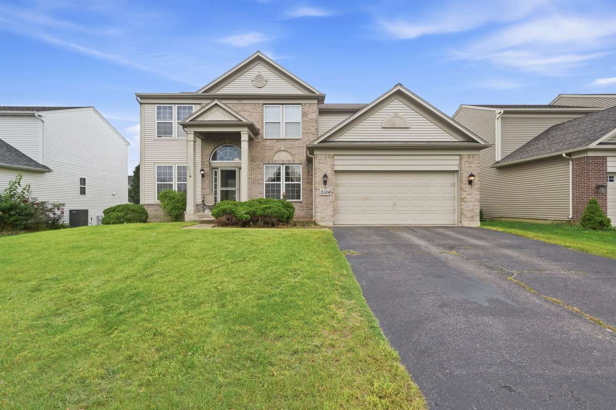 3104 Deerpath LN, Carpentersville, IL 60110