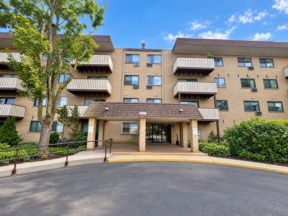 290 N WESTGATE RD #410, Mount Prospect, IL 60056