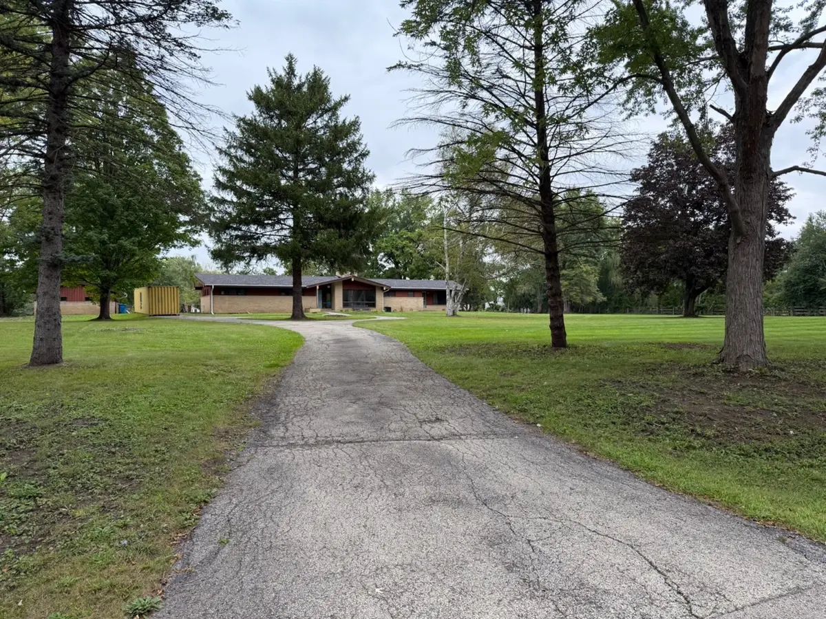 27214 W Henry LN, Lake Barrington, IL 60010