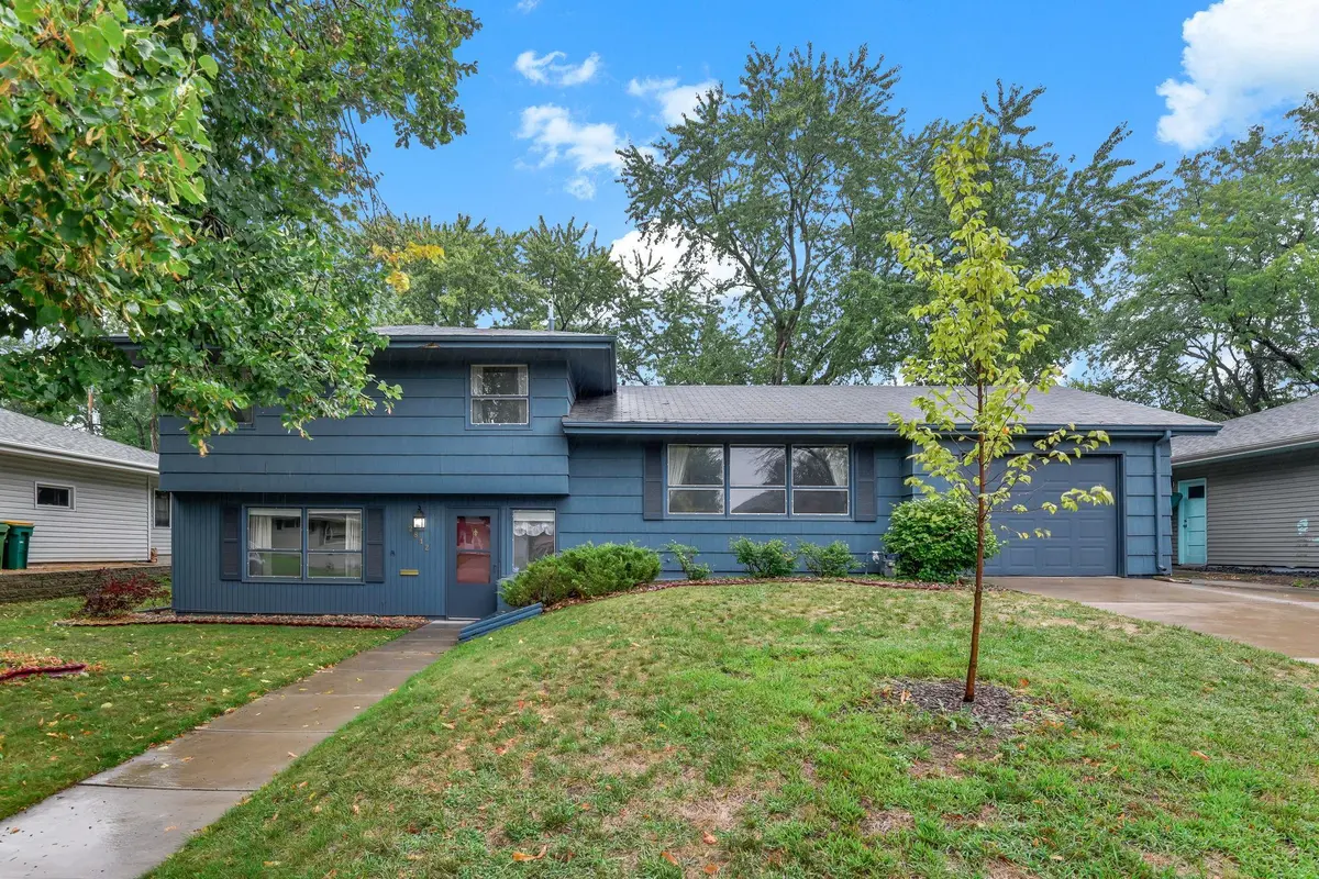 2812 65th AVE N, Brooklyn Center, MN 55430