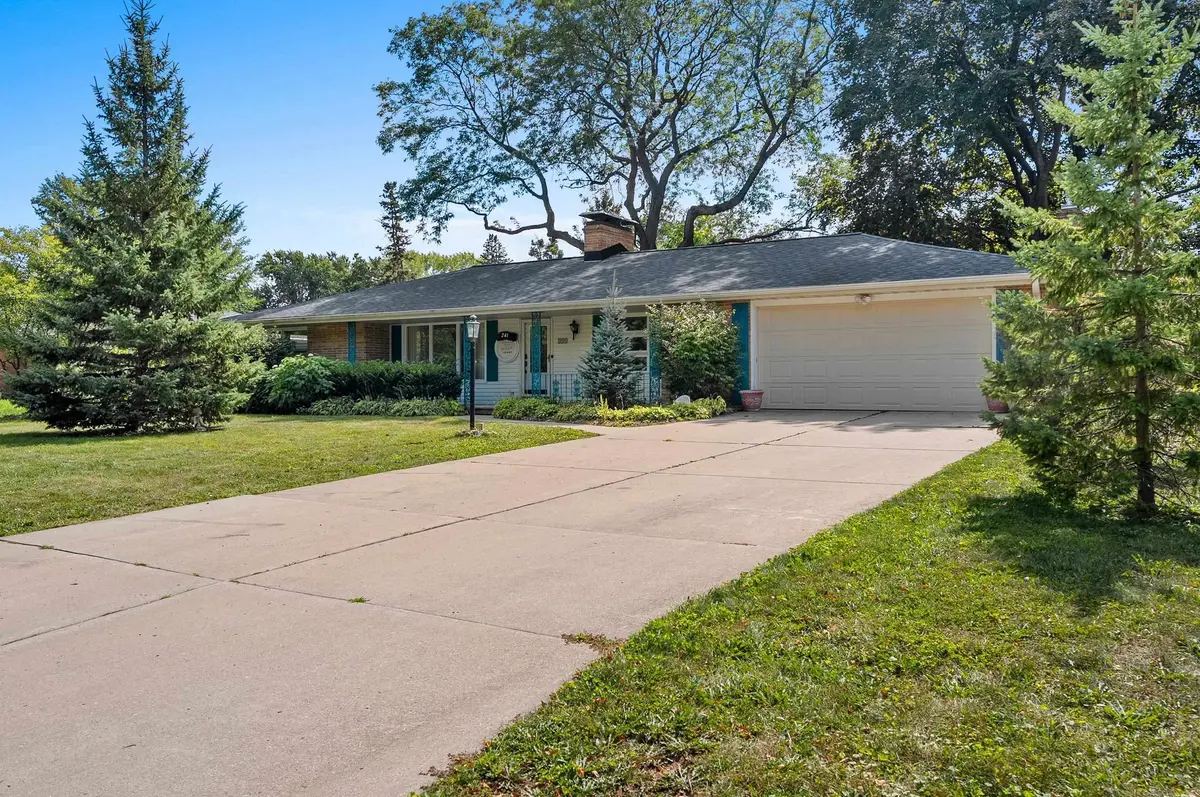 241 ST MARYS BLVD, Green Bay, WI 54301-2603