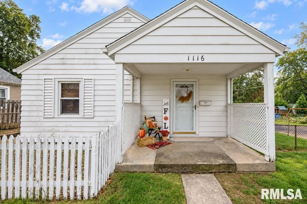 1116 E PARIS AVE, Peoria Heights, IL 61616