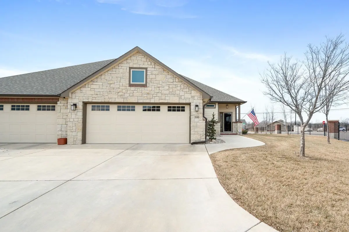 818 N McCloud Cir, Andover, KS 67002
