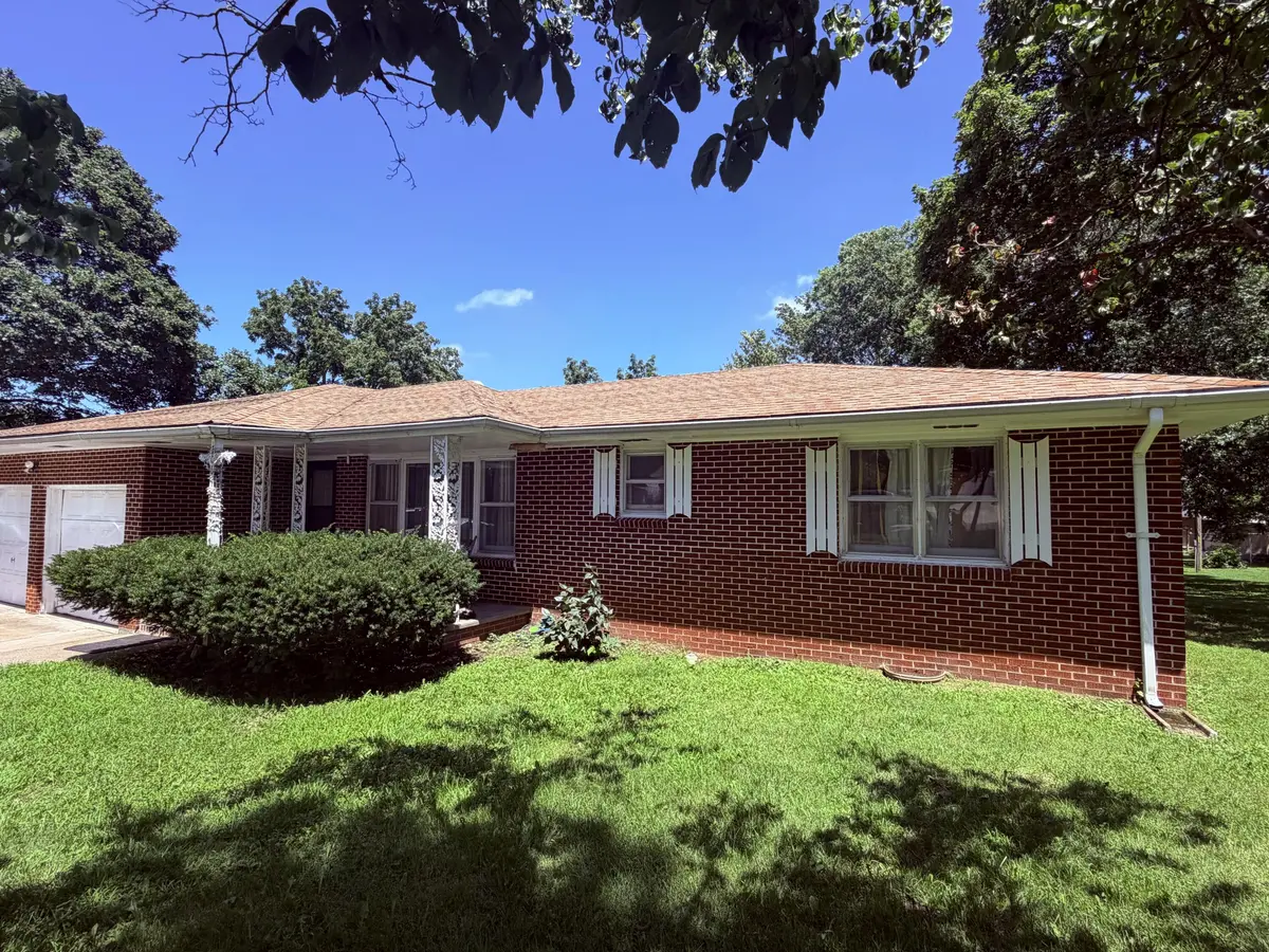 506 Garfield ST, Greenfield, MO 65661