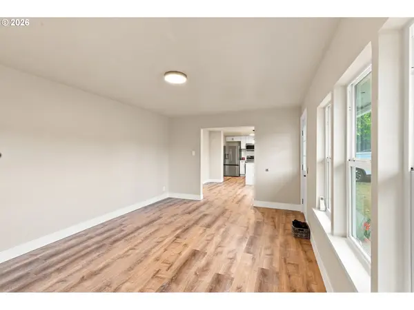 211 SHERMAN ST, Amity, OR 97101