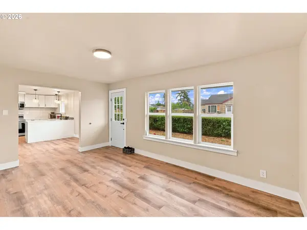 211 SHERMAN ST, Amity, OR 97101