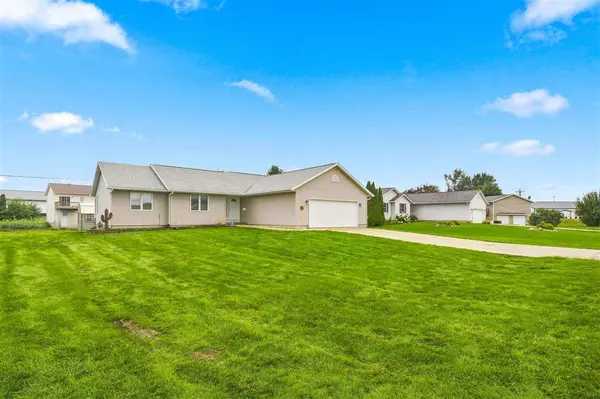 55 Thompson Drive, Palo, IA 52324