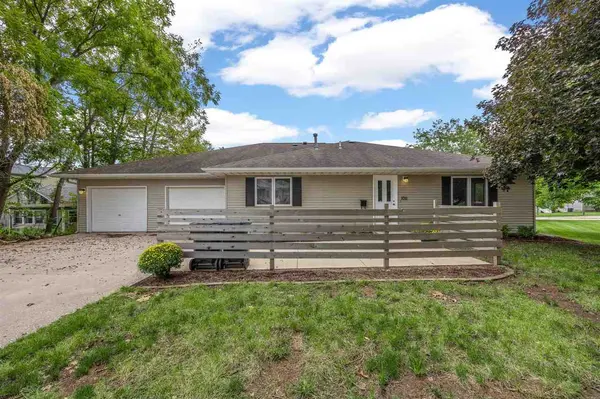 1011 Rochester Ave, Iowa City, IA 52245