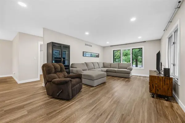 1011 Rochester Ave, Iowa City, IA 52245