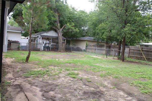 2203 SOUTHSIDE DR, Brownwood, TX 76801
