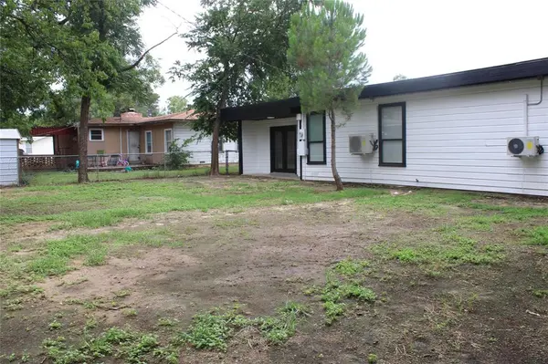 2203 SOUTHSIDE DR, Brownwood, TX 76801