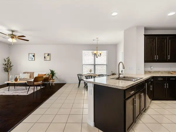 209 Emerald Creek Drive, Fort Worth, TX 76131