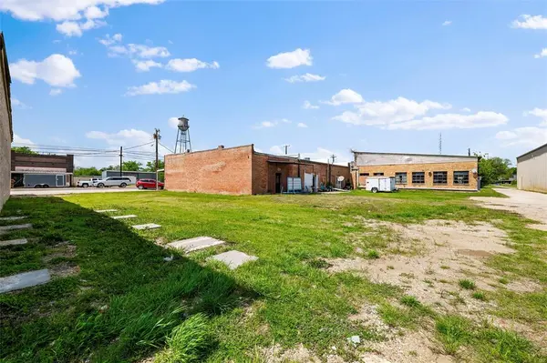 201 Main Street, Maypearl, TX 76064