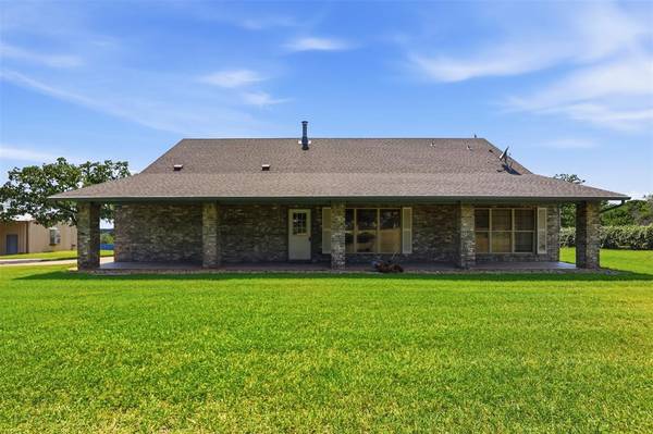 4609 Slayton Road, Cleburne, TX 76031