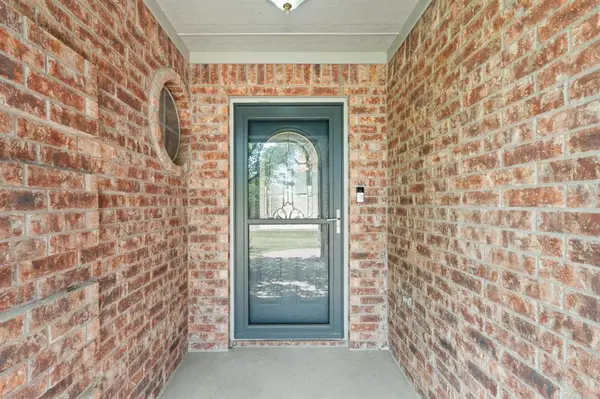 4000 View Point Drive, Granbury, TX 76048
