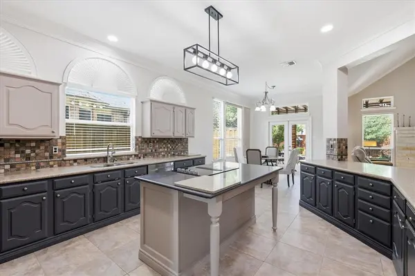 3207 Willow Ridge Trail, Carrollton, TX 75007