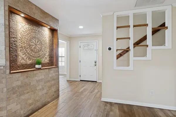 4220 Canyon Trail, Lake Worth, TX 76135