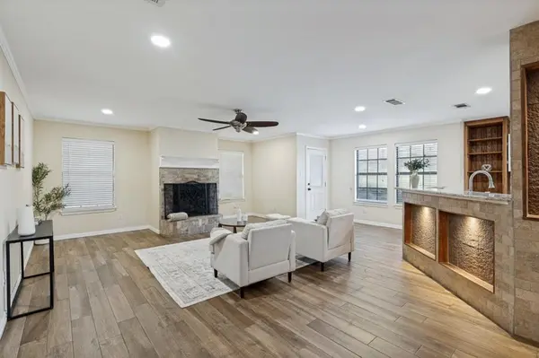 4220 Canyon Trail, Lake Worth, TX 76135