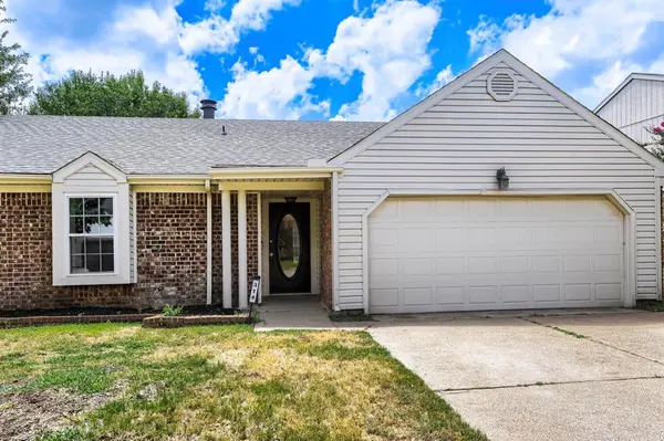 314 Sandlewood Lane, Euless, TX 76039