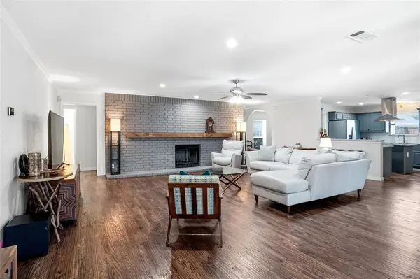 2146 Westwood Terrace, Grapevine, TX 76051