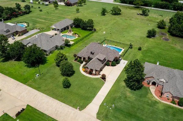 10044 Dennehy Drive,  Talty,  TX 75126