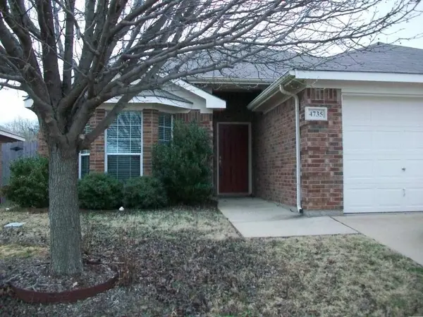 4735 Topaz Lane, Granbury, TX 76049