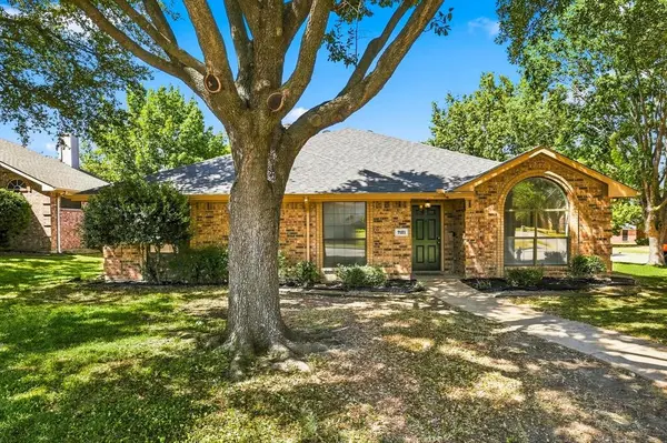7121 Cottonwood Circle,  Sachse,  TX 75048