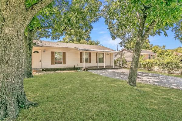 5729 Wellesley Avenue, Fort Worth, TX 76107