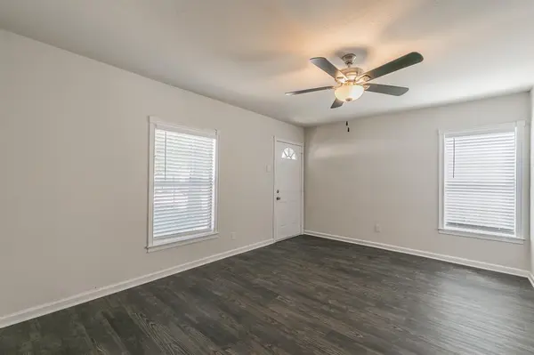 5729 Wellesley Avenue, Fort Worth, TX 76107