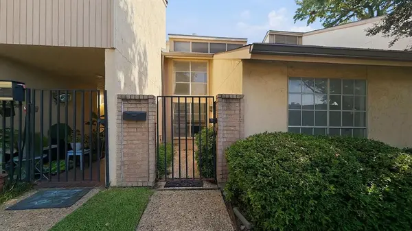 12550 Fireglow Walk, Dallas, TX 75243