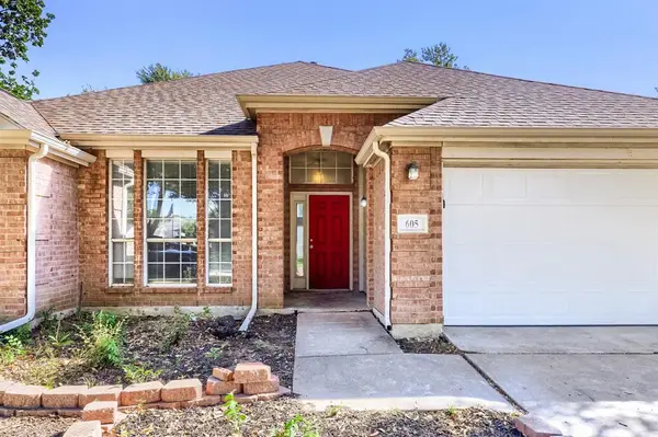 605 Oakbrook Drive, Burleson, TX 76028