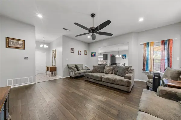 620 Apple Cross Court, Robinson, TX 76706