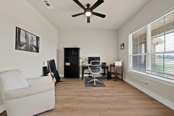 3608 Horseshoe Drive, Van Alstyne, TX 75495