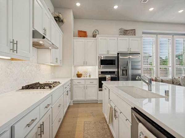 1105 Bluestem Drive, Aubrey, TX 76227