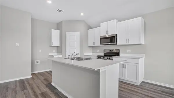 1020 BOLL WEEVIL Drive, Cleburne, TX 76031