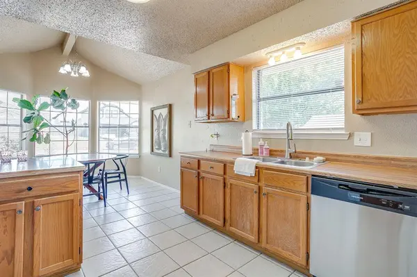 10009 Leatherwood Drive, Fort Worth, TX 76108