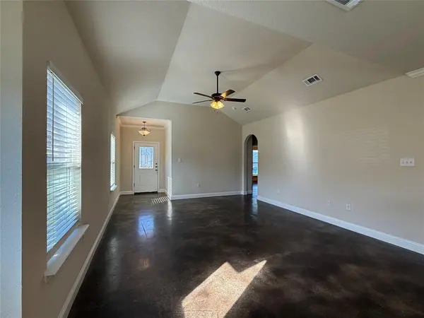 402 W Avenue C, Waxahachie, TX 75165