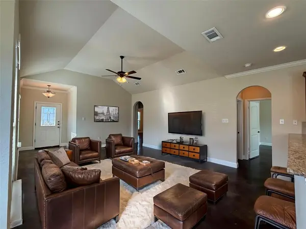 402 W Avenue C, Waxahachie, TX 75165