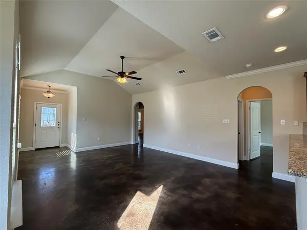 402 W Avenue C, Waxahachie, TX 75165