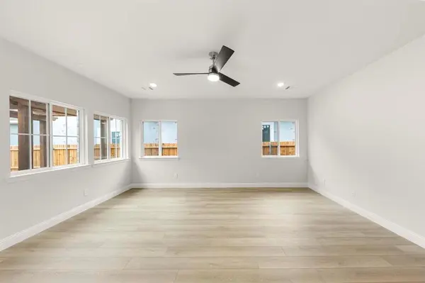 1640 Edgeway Drive, Aubrey, TX 76227