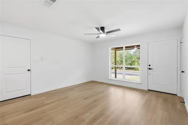 527 W Aubrey Street, Pilot Point, TX 76258