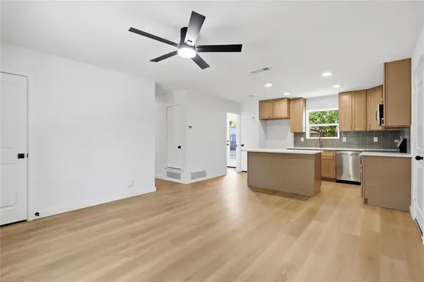 527 W Aubrey Street, Pilot Point, TX 76258