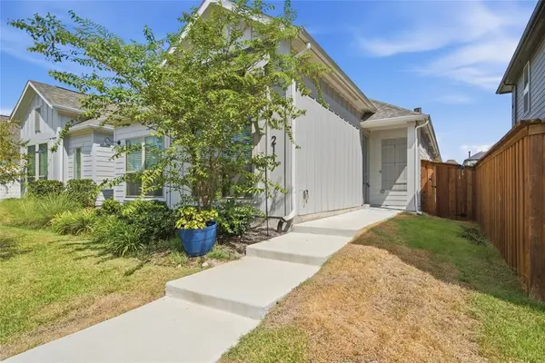 2117 Winding Creek Circle, Fort Worth, TX 76008