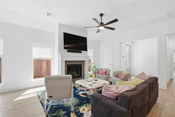 2117 Winding Creek Circle, Fort Worth, TX 76008