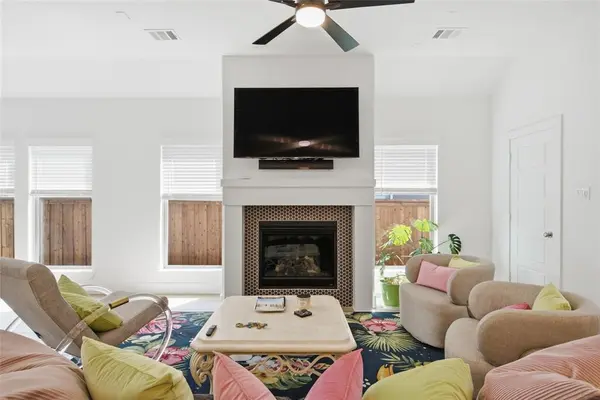 2117 Winding Creek Circle, Fort Worth, TX 76008