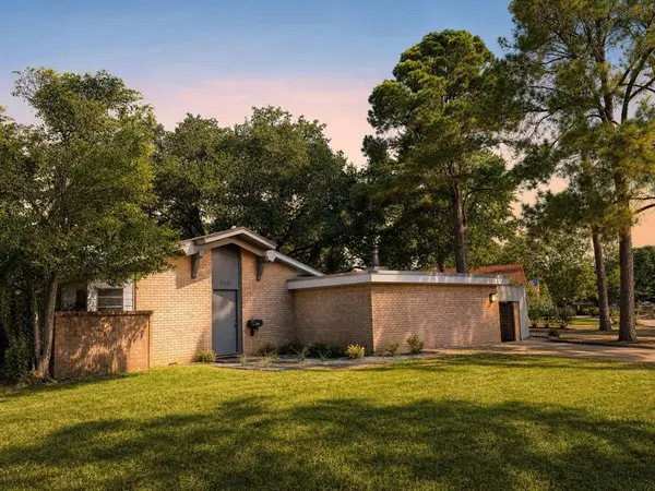 3401 Hanover Lane, Irving, TX 75062