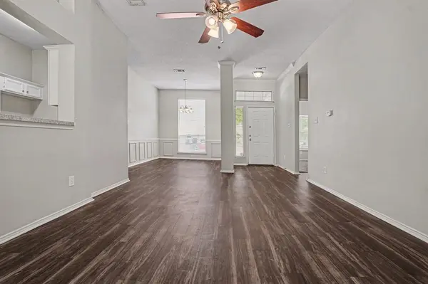 5612 Greenwich Drive, Arlington, TX 76018