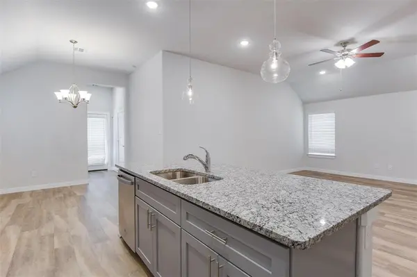 1716 Everitt Trail, Fort Worth, TX 76052
