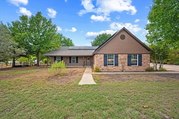 101 Randy Road, Pecan Hill, TX 75165