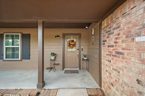 101 Randy Road, Pecan Hill, TX 75165